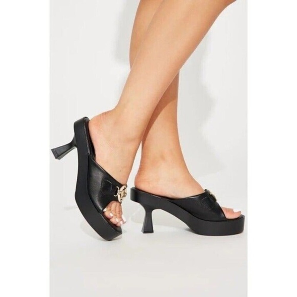 Lemonade size 6.5 Black Heeled Mules